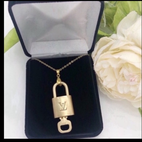 Louis Vuitton Jewelry - Louis Vuitton lock & key with gold necklace